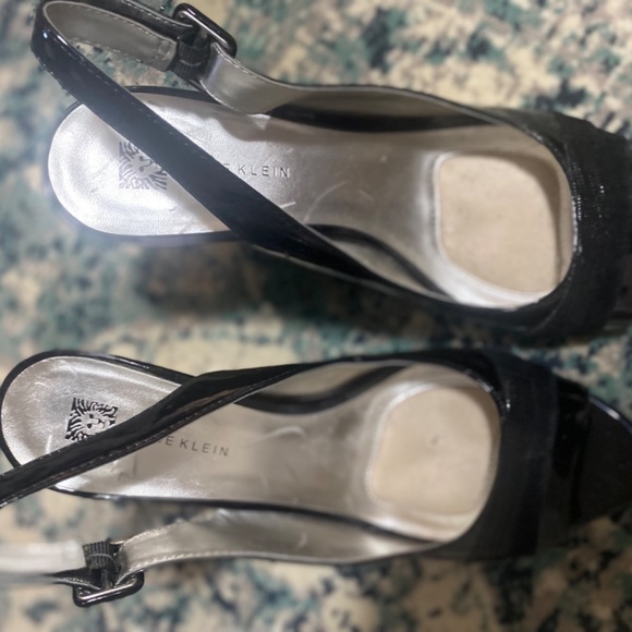 Black Heels - Picture 2 of 4